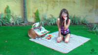 anaglyph brunette jesse jordan having an intimate picnic